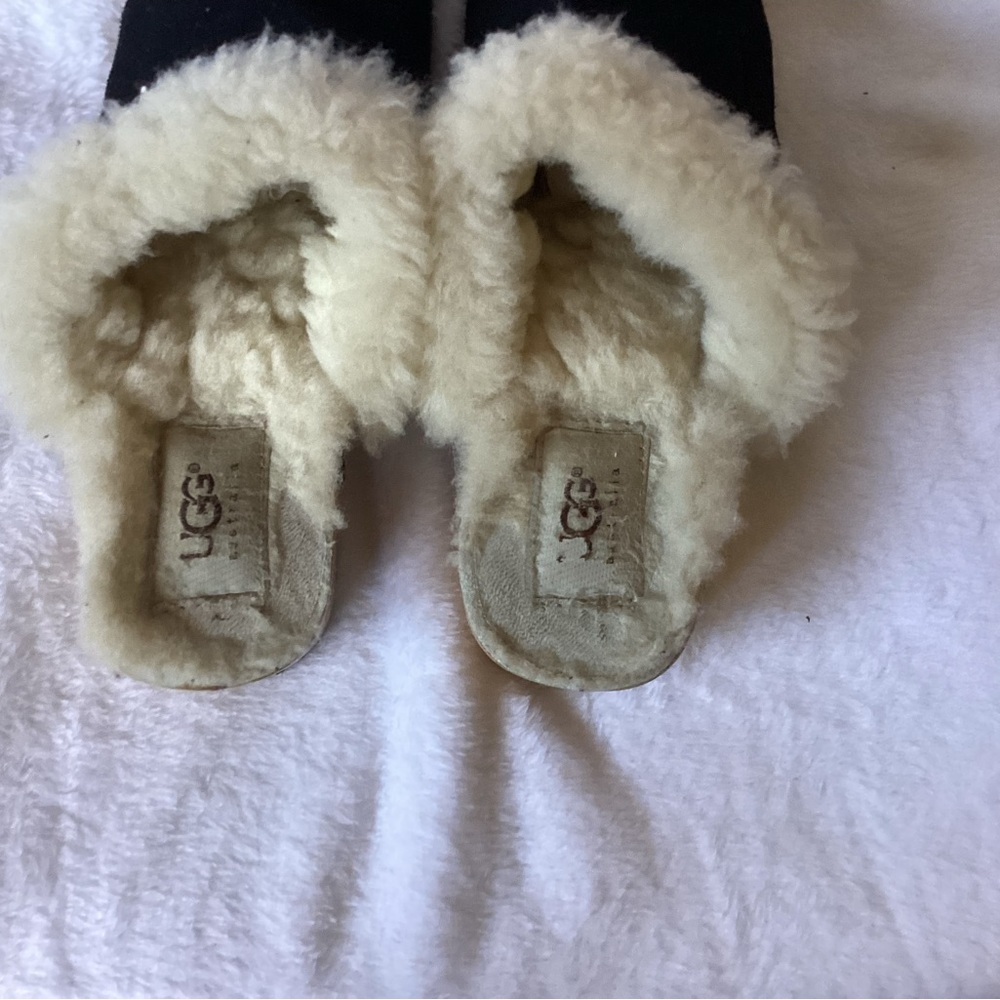 UGG - Picture 5 of 6